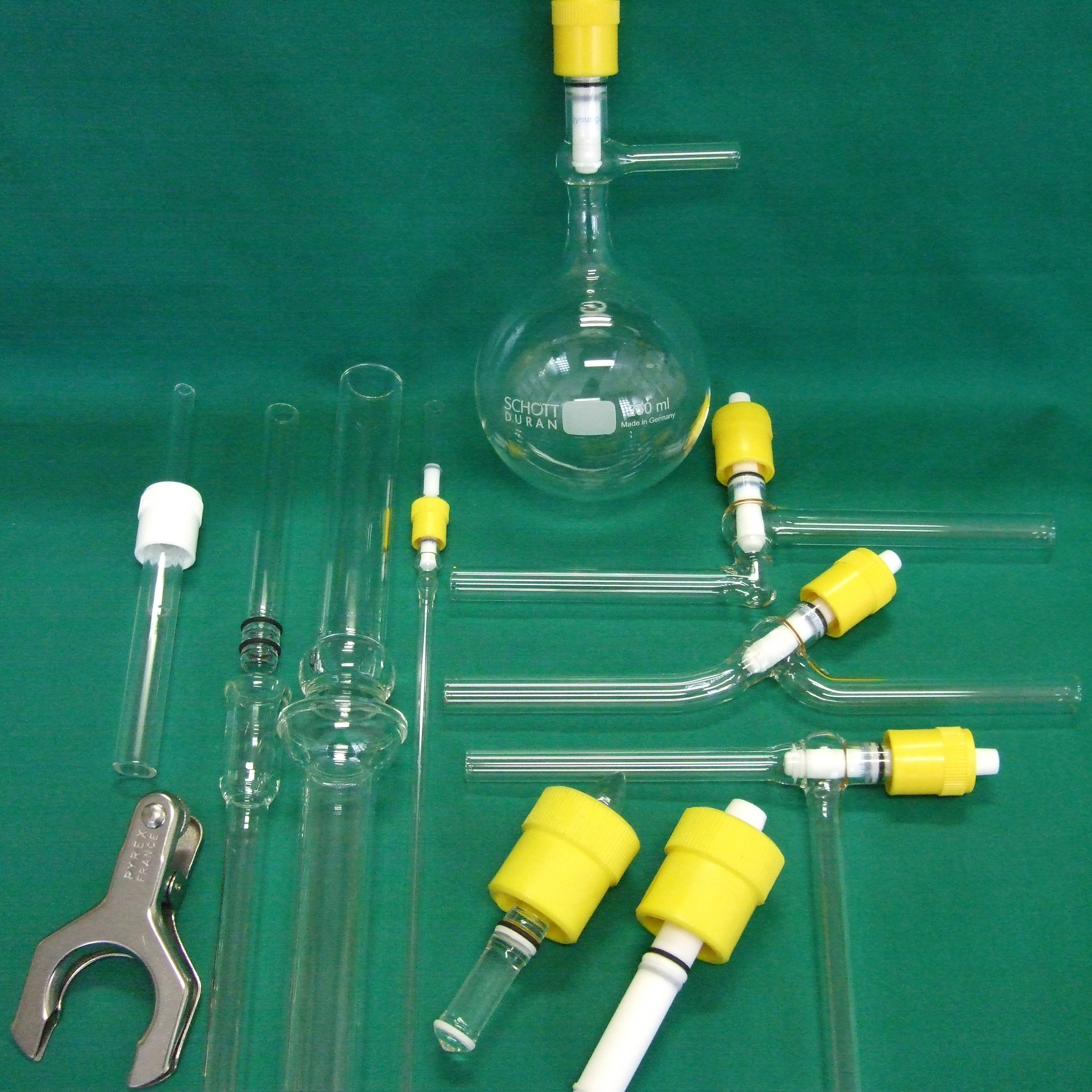 J.YOUNGガラス製品
